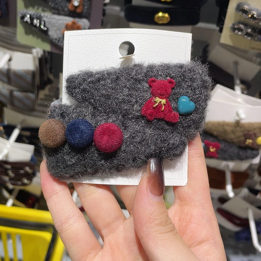 皮质非金属灰色大三角小熊