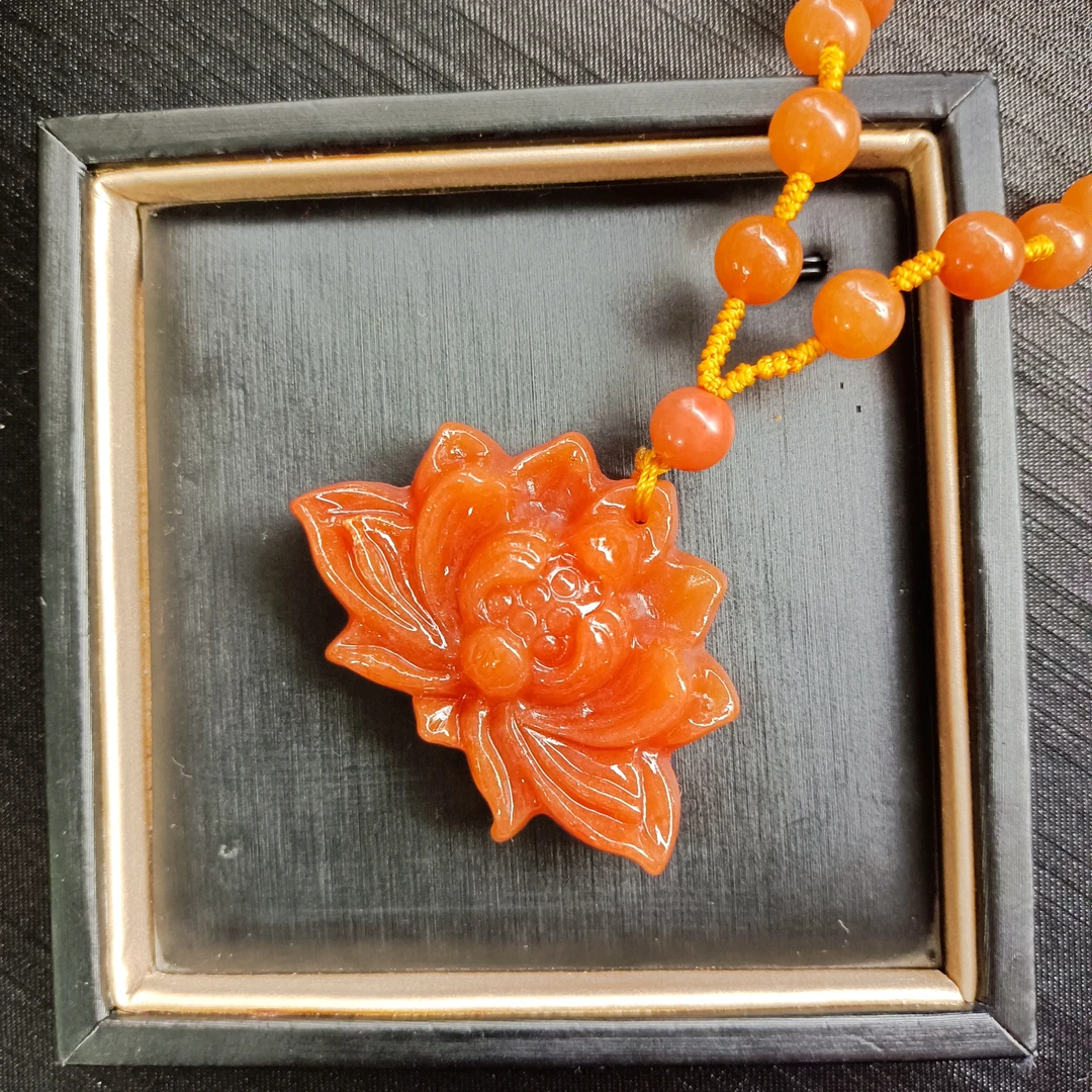 天然黄龙玉莲花火焰红精品吊坠