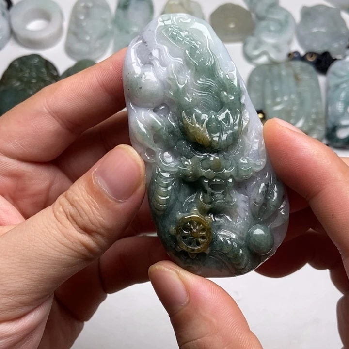 翡翠未镶嵌颈饰龙牌28