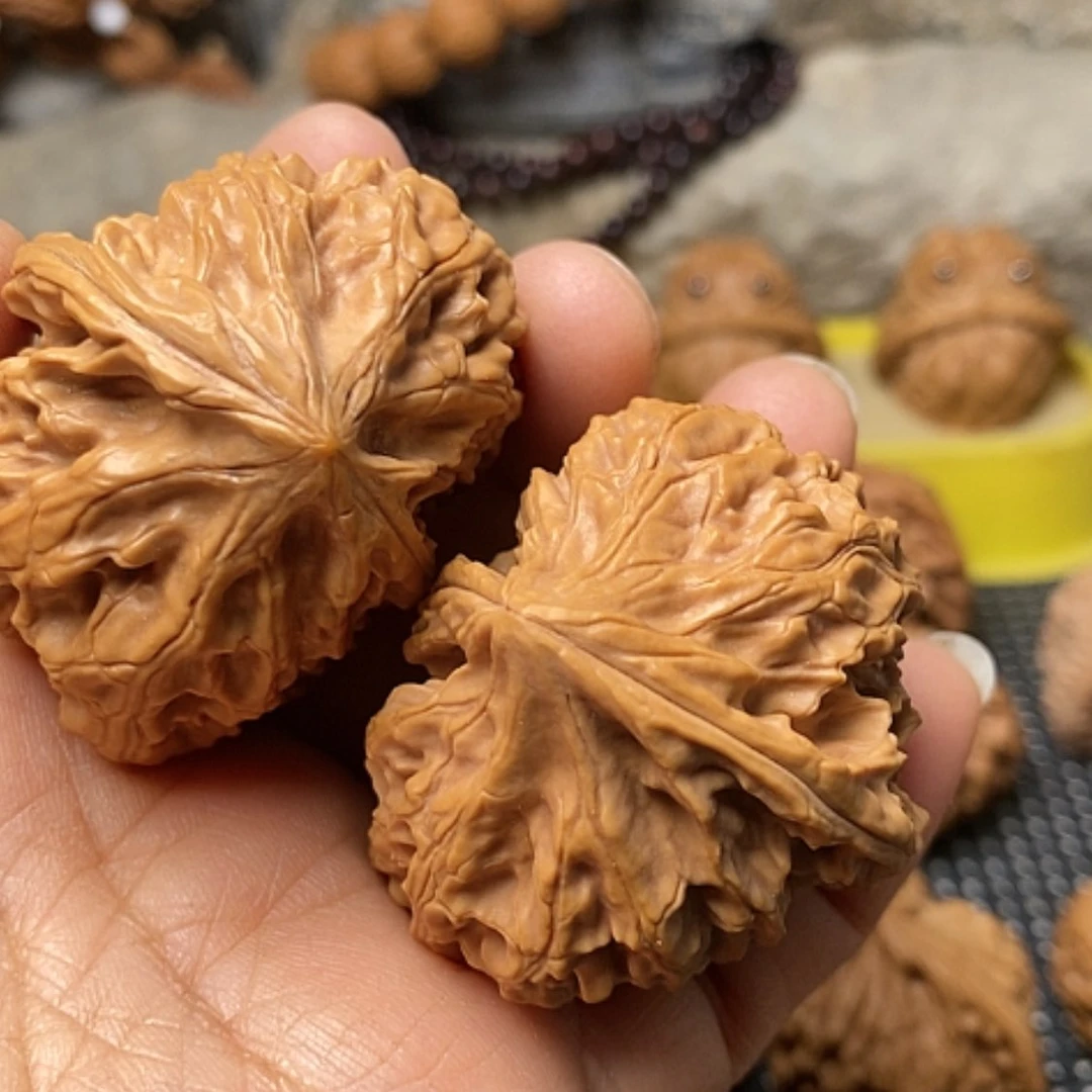 【闪购商品】把件文玩核桃鸡心异型双胞胎