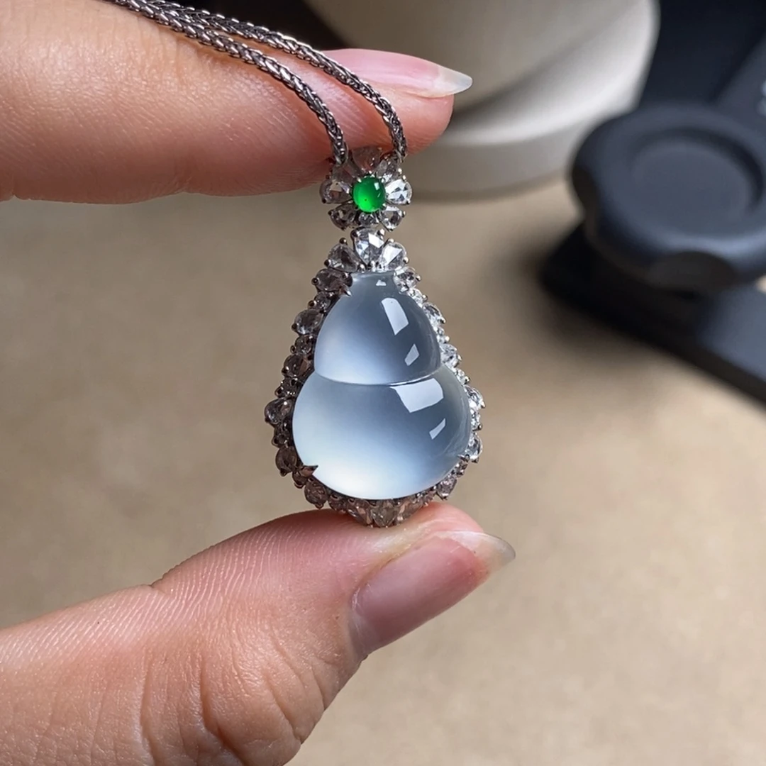 翡翠18K金镶嵌颈饰高冰玻璃种茅台白起钢两用款葫芦吊坠