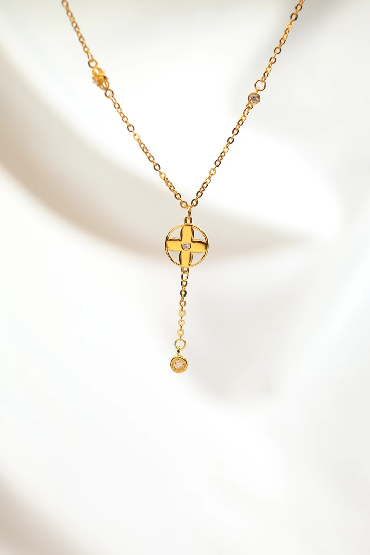 Pt950铂金黄圆盘老花提溜套链