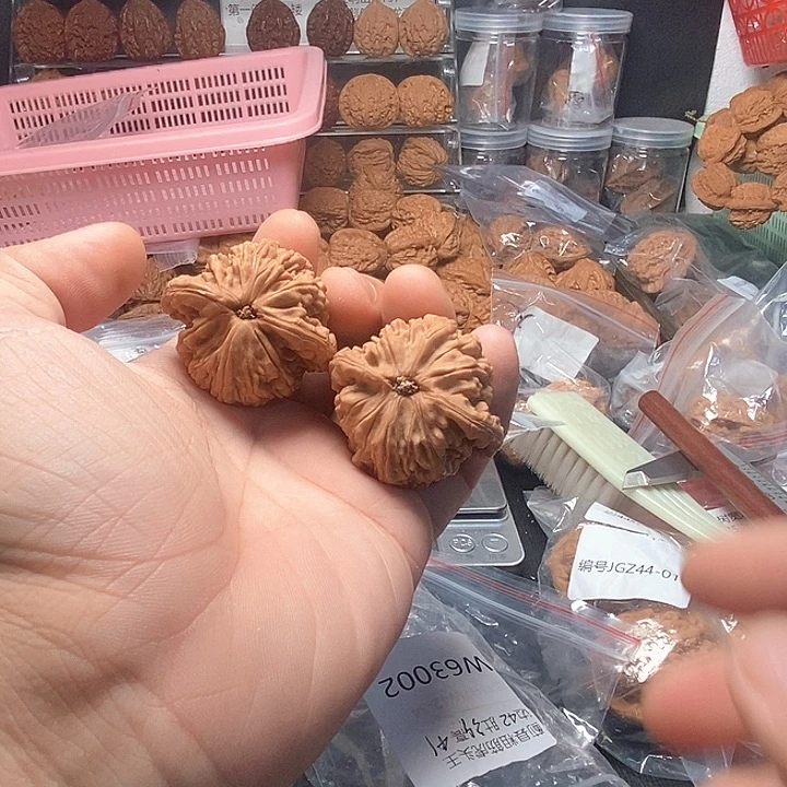 黑***凡文玩核桃虎头王42