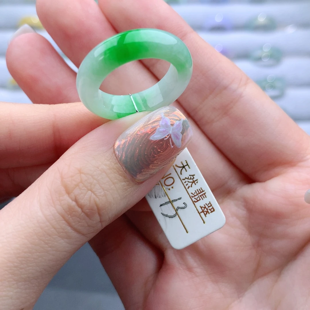 翡翠未镶嵌戒指戒指