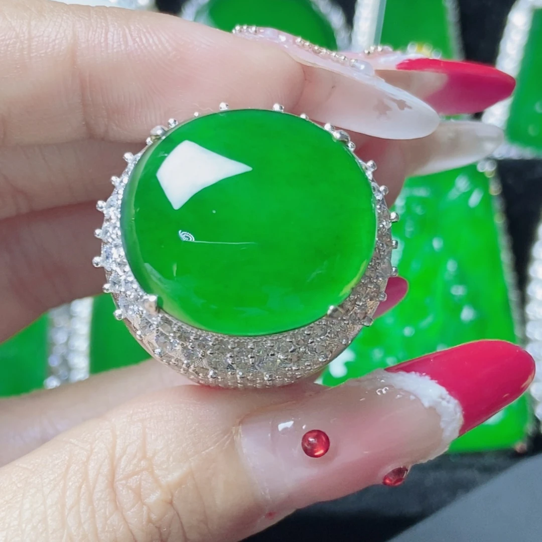 翡翠未镶嵌颈饰