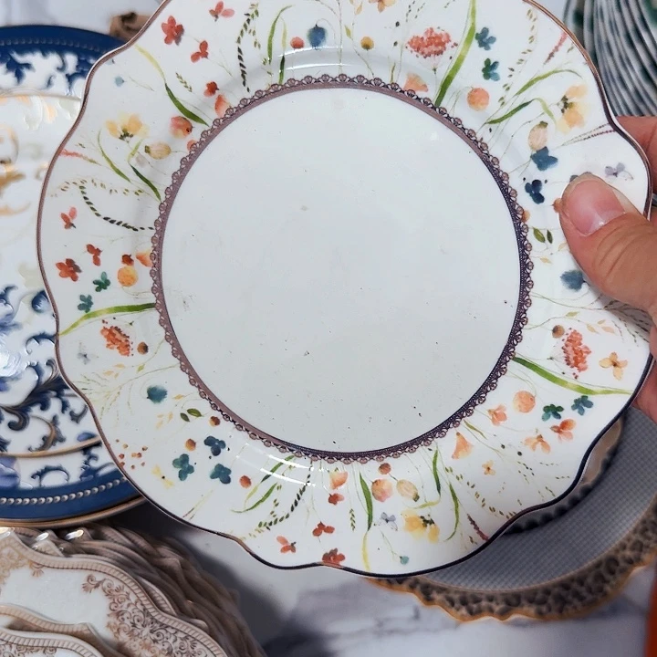 妖***。瓷瑕疵款均价5米一个