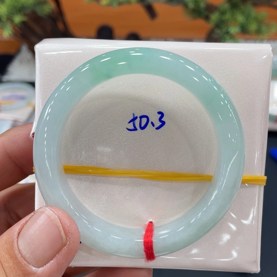 未镶嵌手镯翡翠缅甸