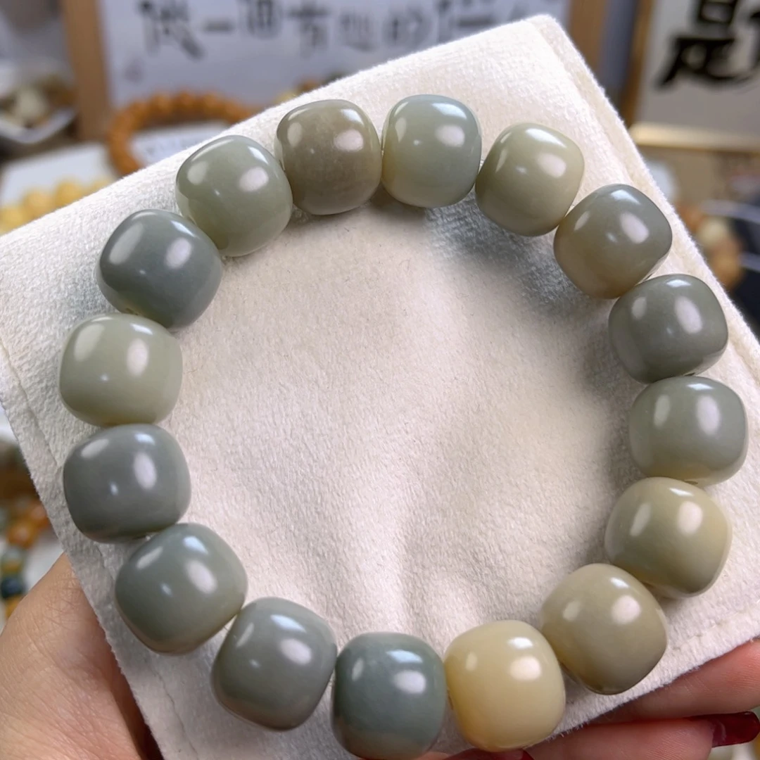 菩提根/象牙果手串微瑕浅蓝