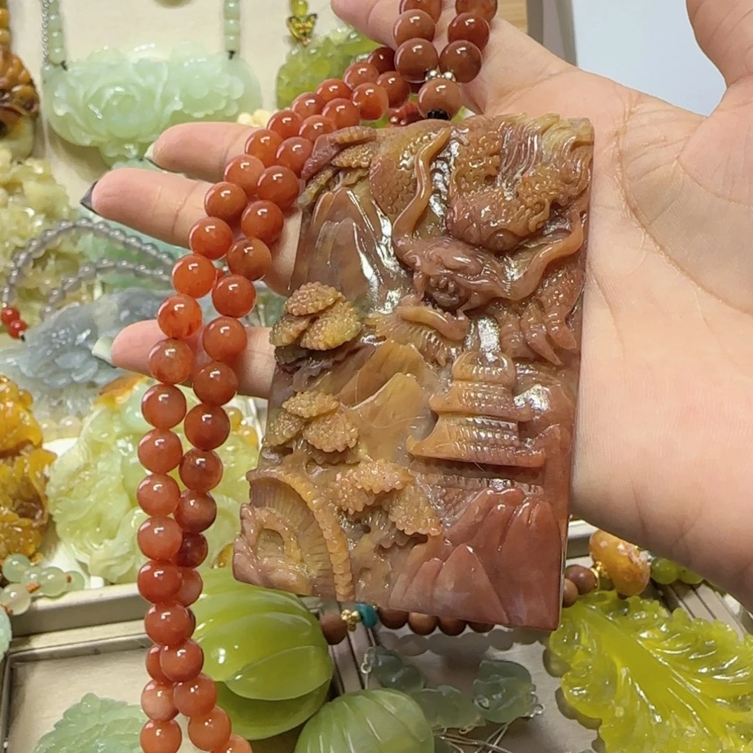 未镶嵌蛇纹石玉吊坠