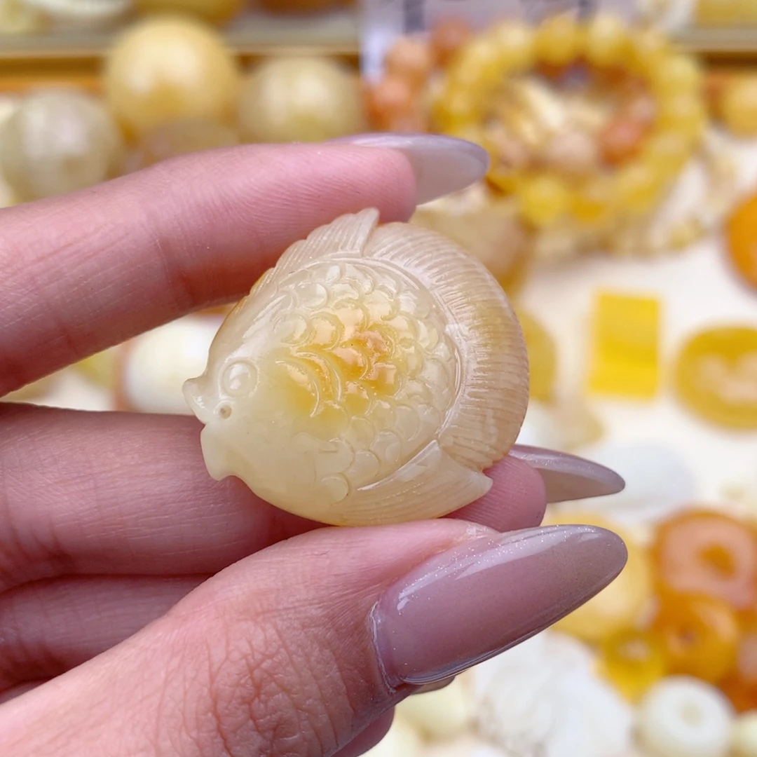 琥珀未镶嵌珠宝奇石