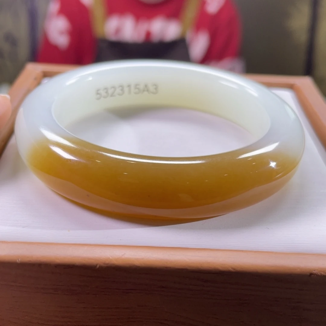 和田玉未镶嵌手镯53圈