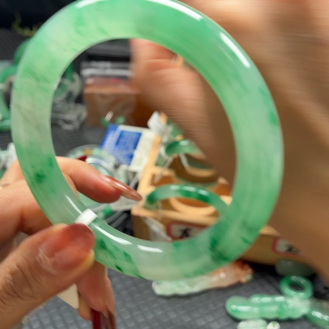 石英质玉未镶嵌手镯58