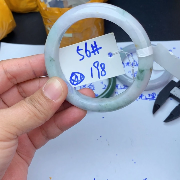 未镶嵌手镯翡翠84