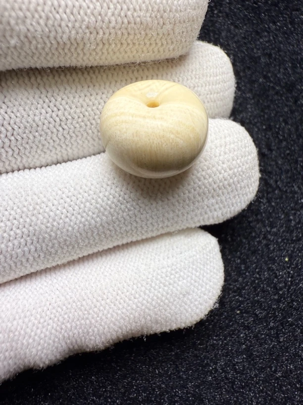 B0104天然猛犸牙平安扣瑕疵配饰