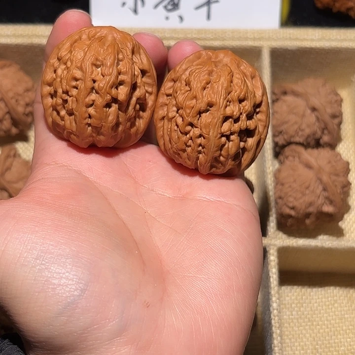 吊坠文玩核桃40+红锦鲤