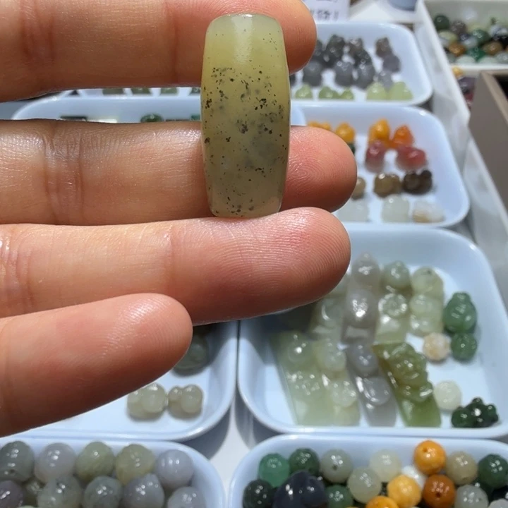 未镶嵌和田玉珠宝半成品