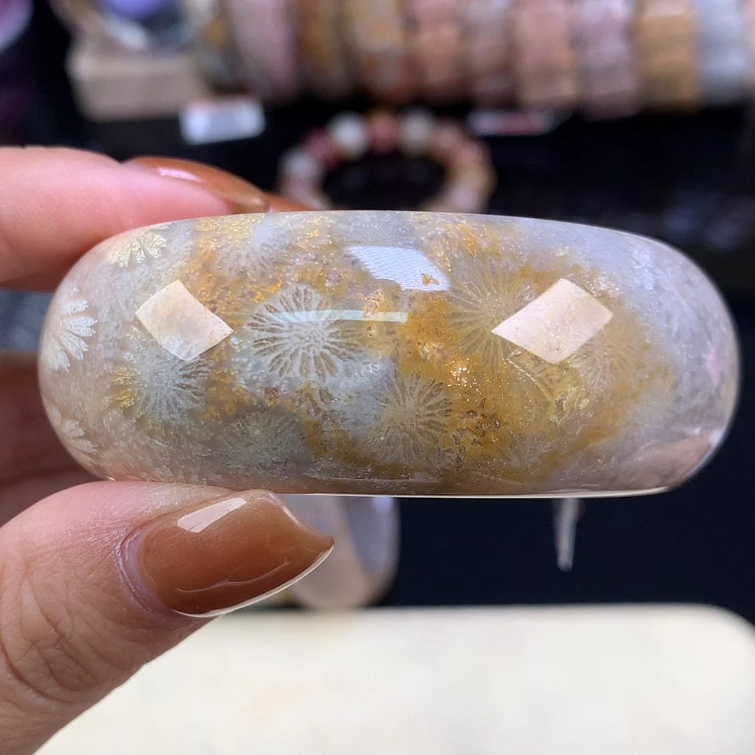 【闪购商品】颈饰未镶嵌硅化珊瑚（珊瑚玉）上新手镯51（48号）