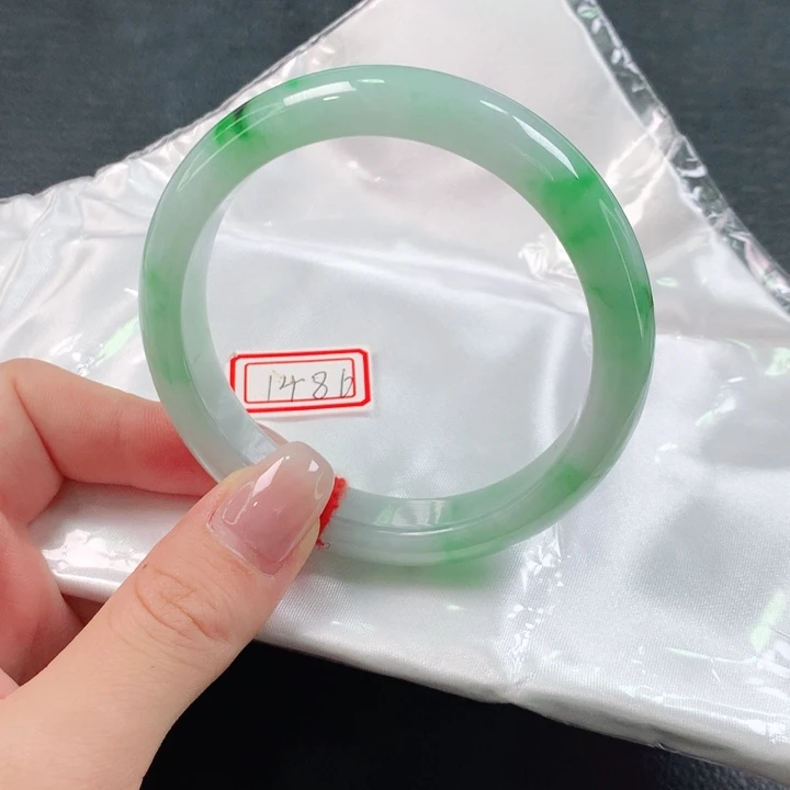 翡翠手镯未镶嵌天然翡翠手镯01
