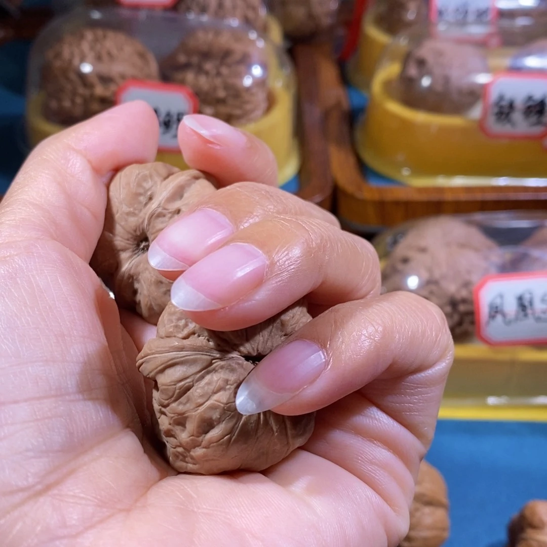 吊坠文玩核桃喜***。玉蟾