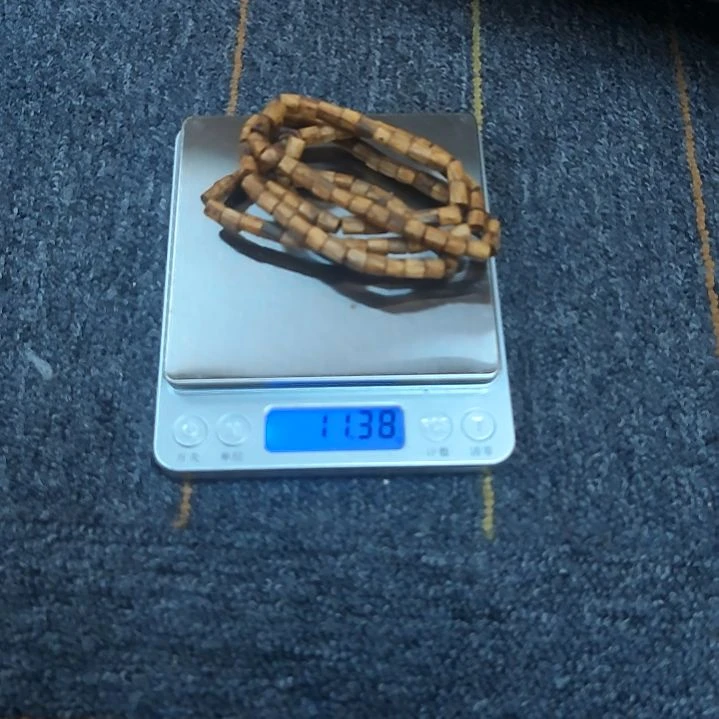 沉香碎屑沉香白奇手串11克