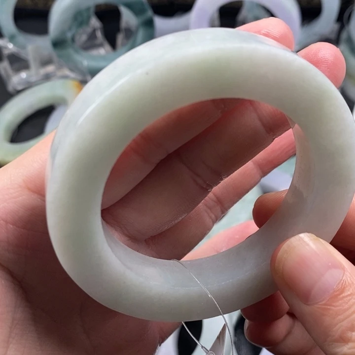 P***辉定制翡翠未镶嵌翡翠