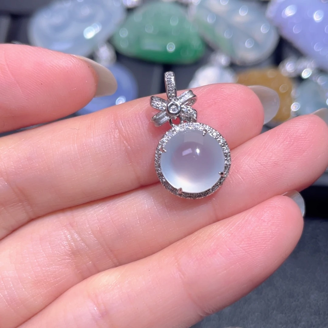 颈饰18K金镶嵌翡翠翡翠