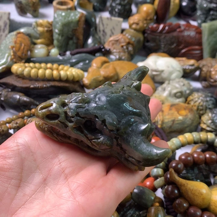 未镶嵌岫岩河磨玉（透闪石质玉）笔搁