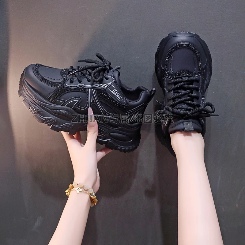 网红时尚水钻鞋子女款爆款老爹鞋2025新款秋季百搭厚底休闲运动鞋