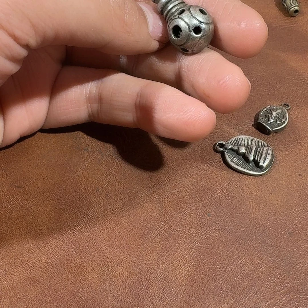 R***_藏传文玩配饰很好看很好看