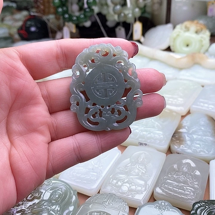 颈饰未镶嵌和田玉