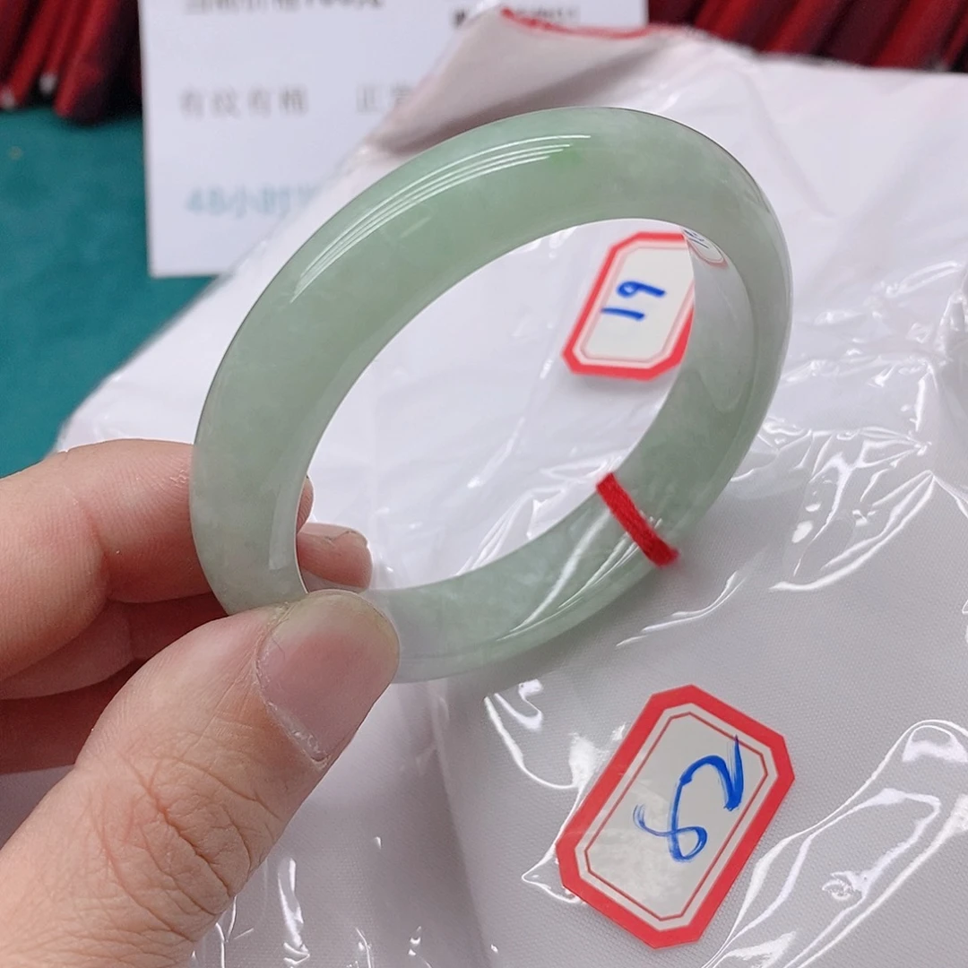 翡翠手镯未镶嵌潘*8222222222