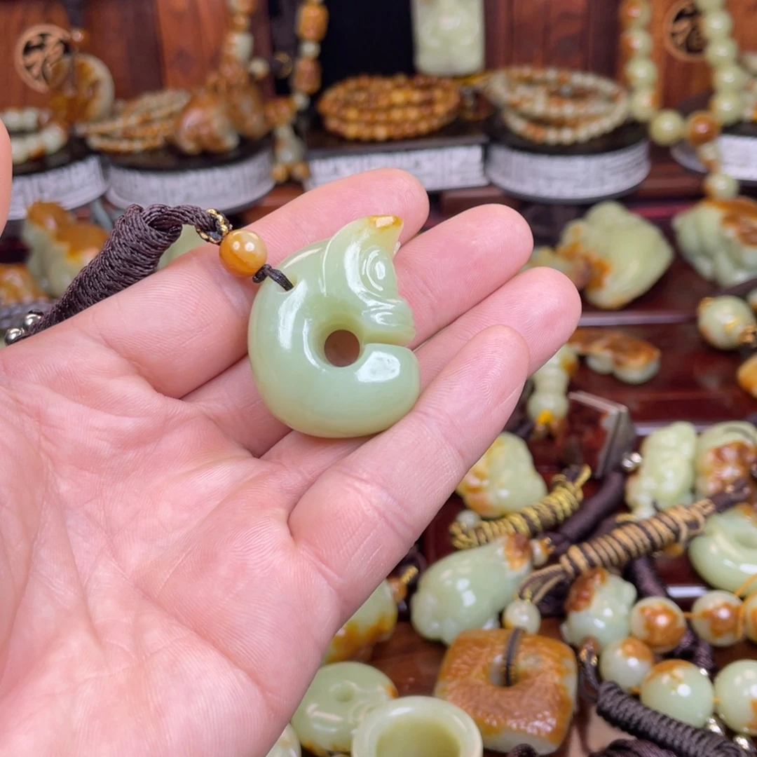 岫岩河磨玉（透闪石质玉）未镶嵌吊坠(不含链)