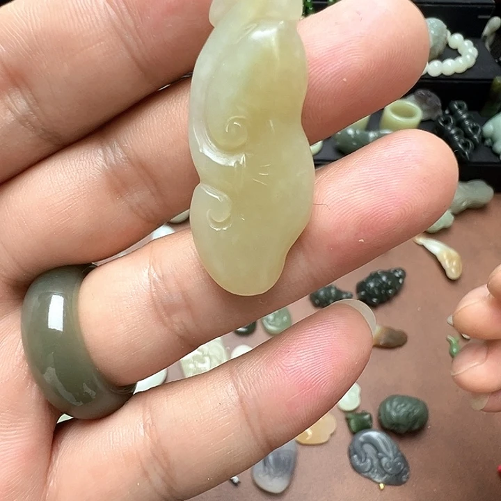 未镶嵌和田玉（糖玉）珠宝半成品