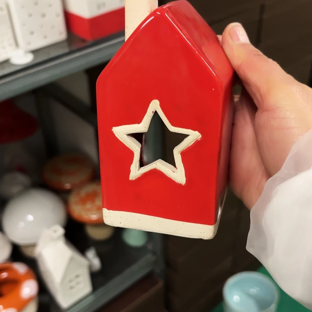 小***歪陶瓷艺术设计中心