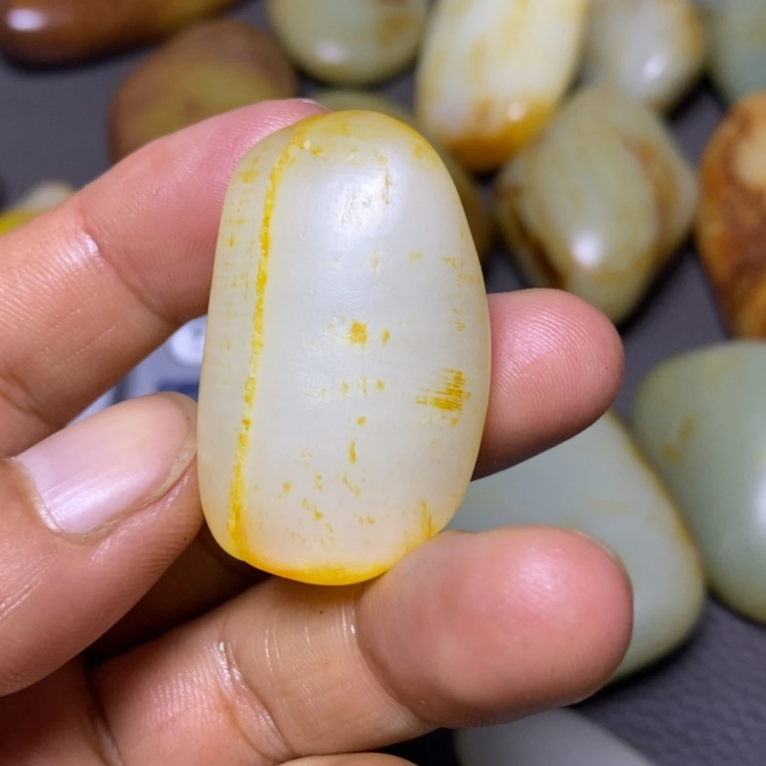 未镶嵌和田玉（糖玉）挂件