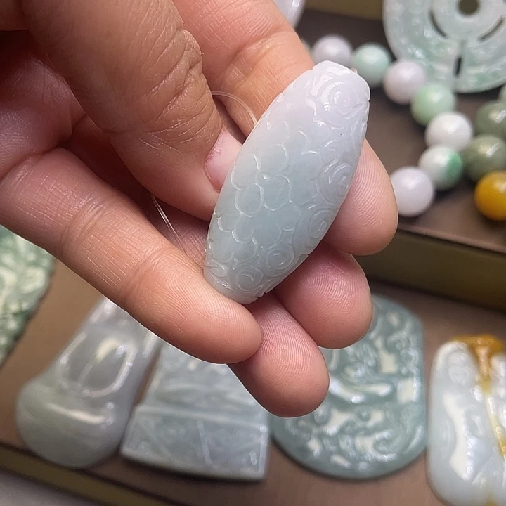 定制翡翠未镶嵌翡翠吊坠