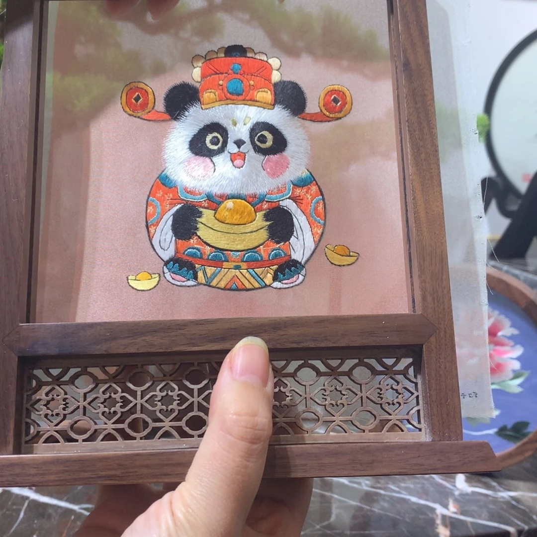 刺绣纯手工苏绣熊猫摆台
