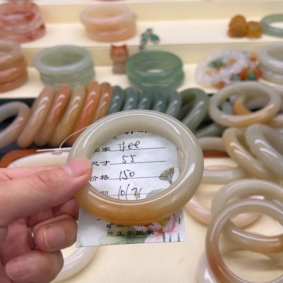 T***e石英岩玉未镶嵌手镯