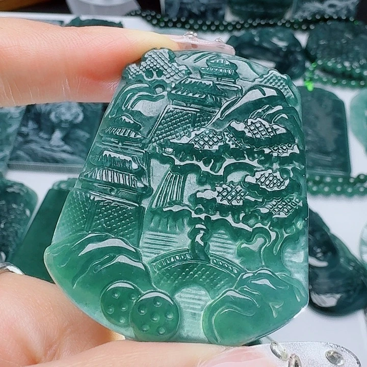 翡翠未镶嵌颈饰天然的A货翡翠多样性发其一