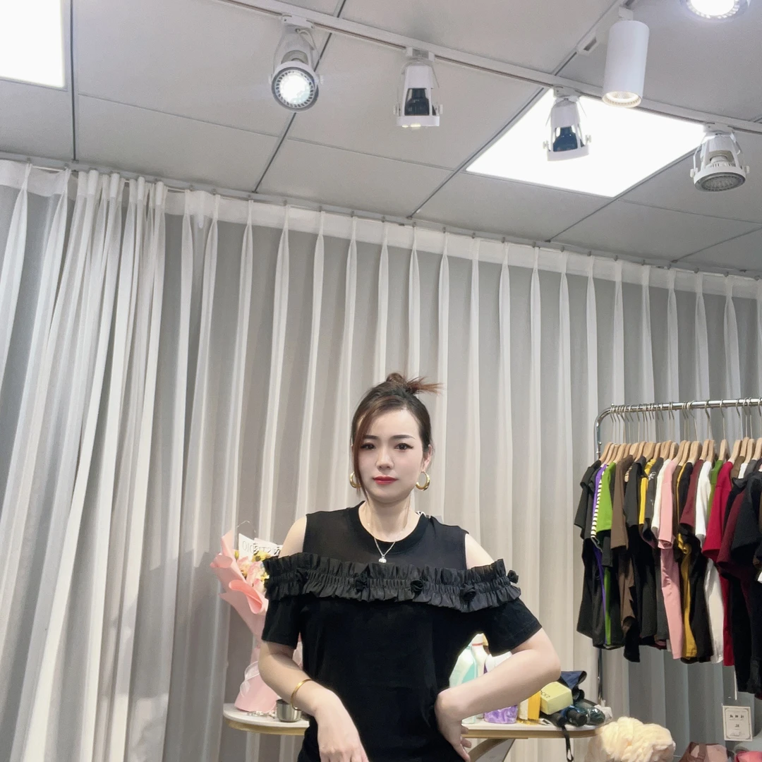 大美小美 微胖MM荷叶边拼接T恤蕾丝时尚百搭上衣