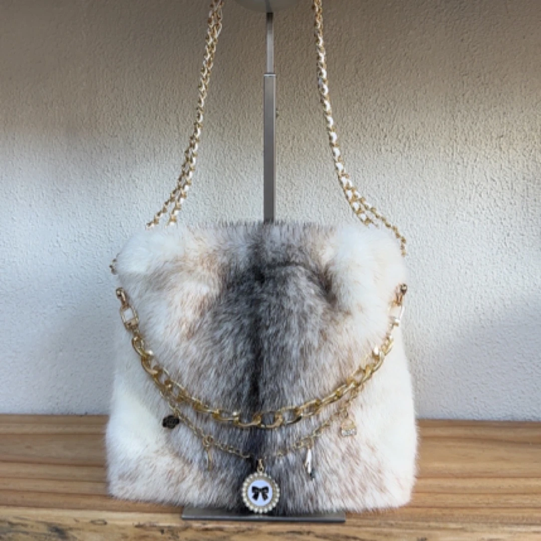 【垃圾袋】水貂毛时尚百搭单肩腋下包斜挎包斜跨小香风小众肩包