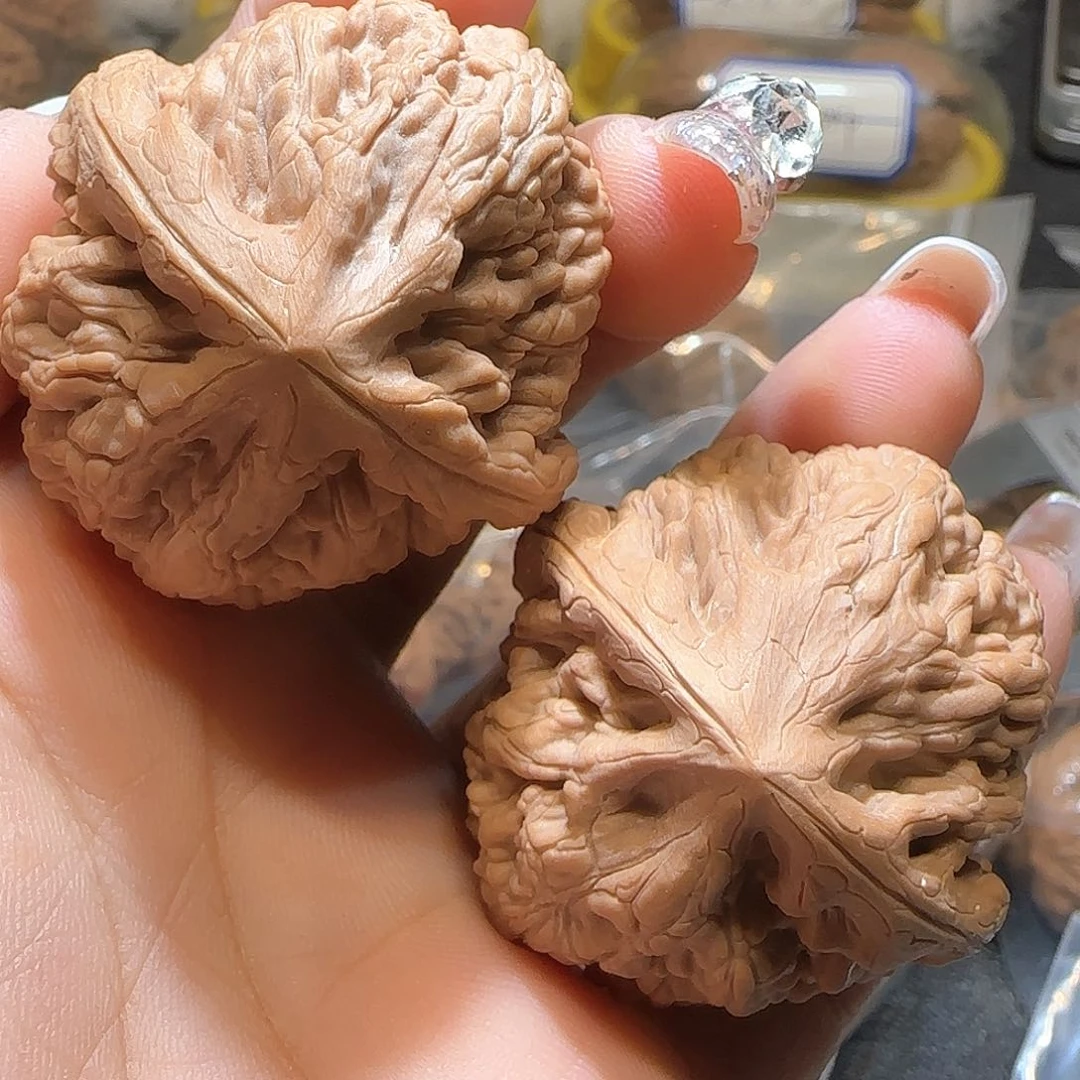 文玩核桃吊坠41大肚虎头王