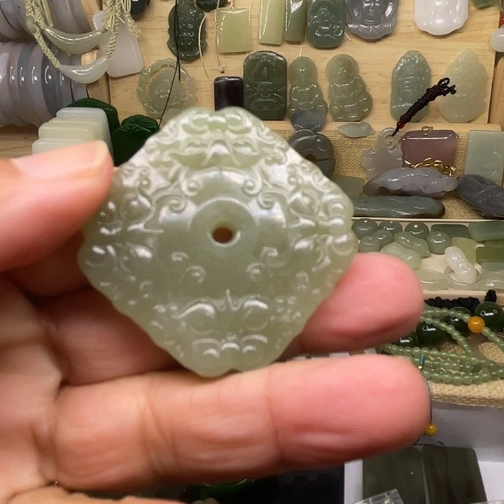 和田玉（糖玉）未镶嵌颈饰