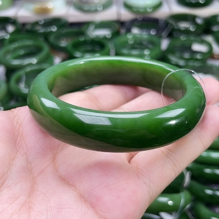 和田玉(碧玉)手镯未镶嵌