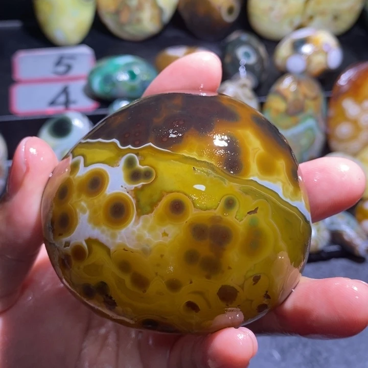 玛瑙/玉髓未镶嵌珠宝奇石135