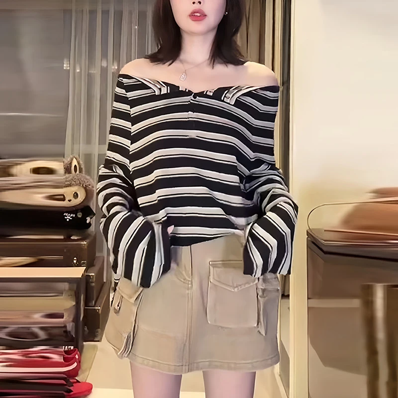 6928设计感撞色条纹宽松显瘦独特绝美露肩上衣