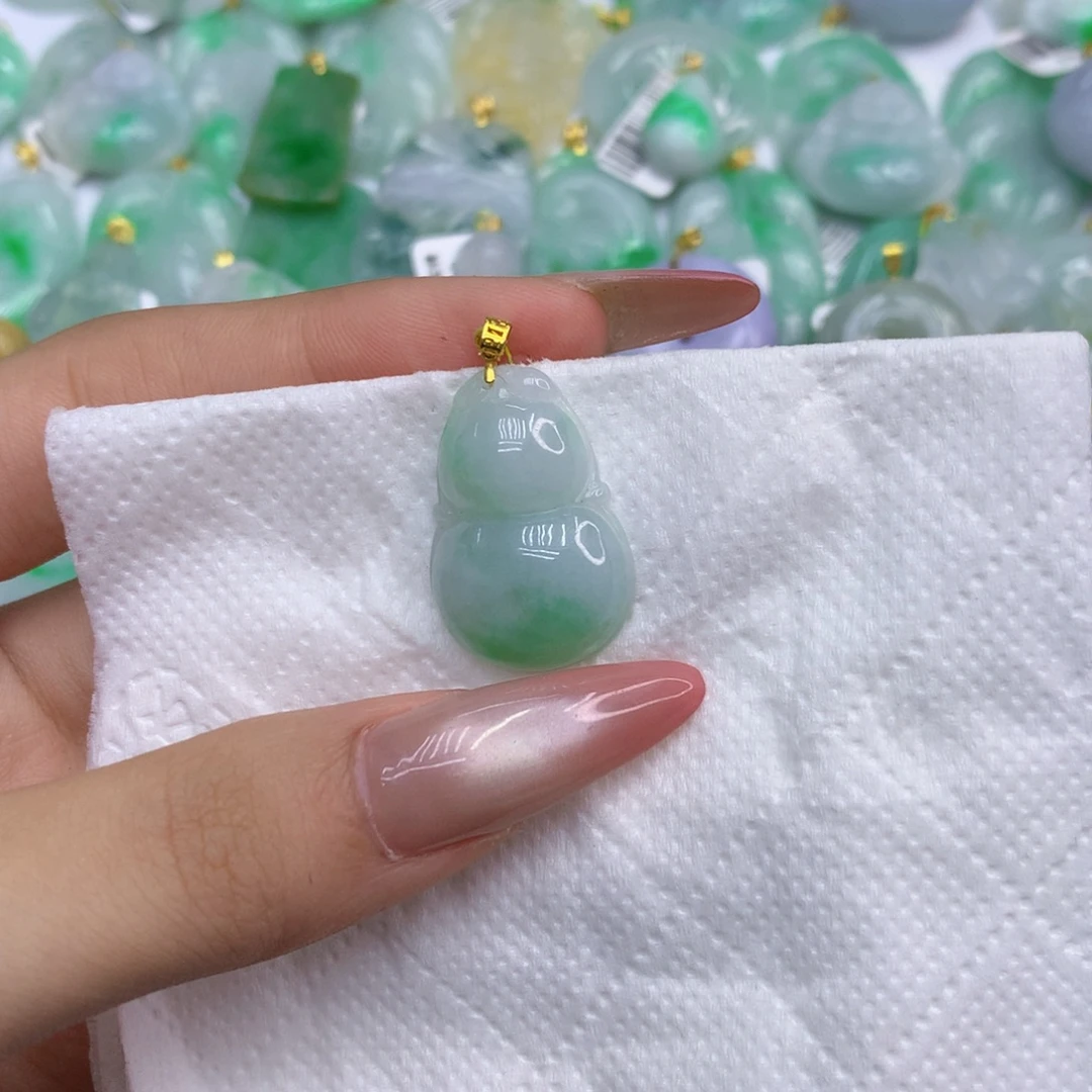 翡翠18K金镶嵌颈饰11111111111