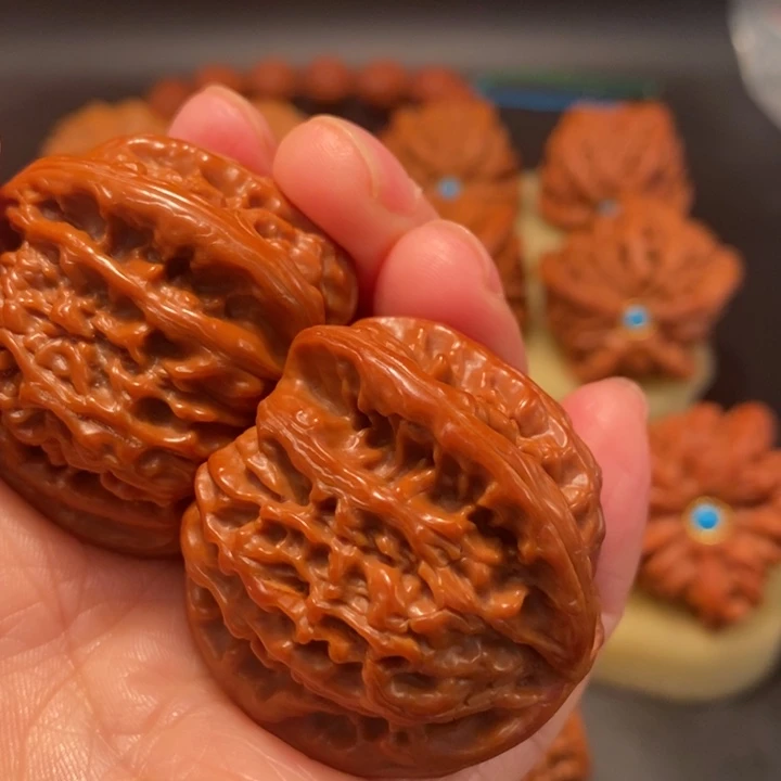 冰***动猴头核桃吊坠工艺核桃