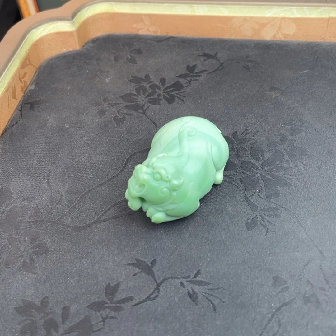 江***梯石英质玉（缅黄）未镶嵌颈饰