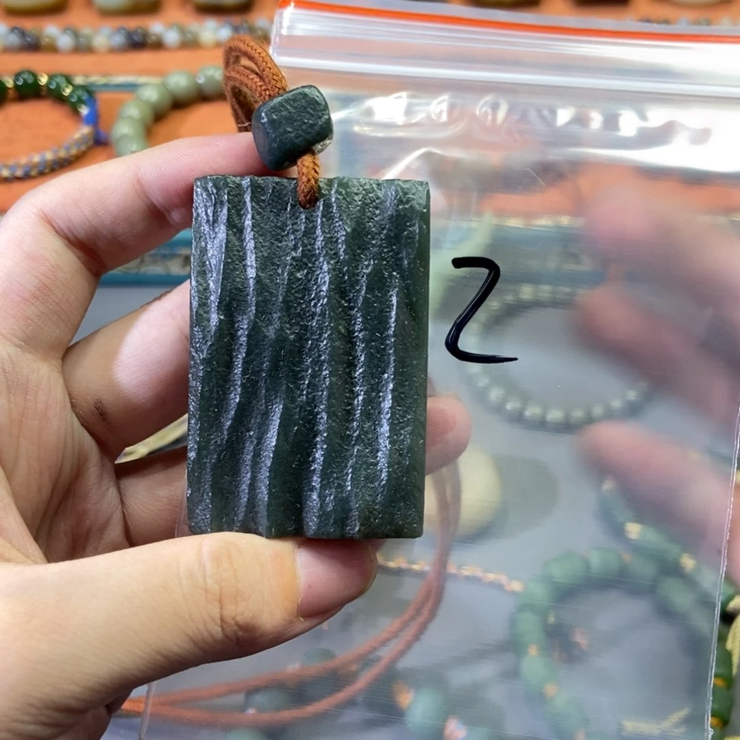 和田玉颈饰未镶嵌W****?